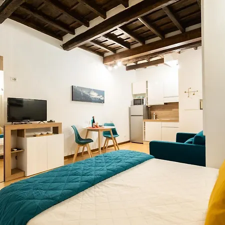 Lovely Nest By The Pantheon Apartment *