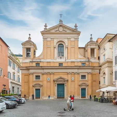 Lovely Nest By The Pantheon Apartment