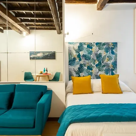 Lovely Nest By The Pantheon Apartment